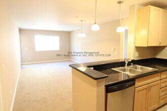6400 Christie Ave in Emeryville, CA - Building Photo - Building Photo
