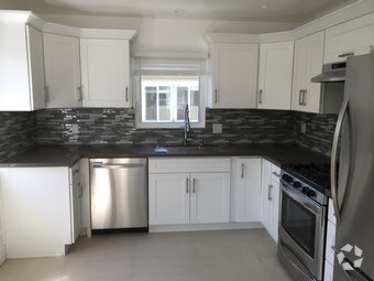 1121 N Sweetzer Ave in West Hollywood, CA - Building Photo