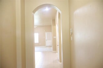 21590 Kings Bend Dr in Kingwood, TX - Building Photo - Building Photo