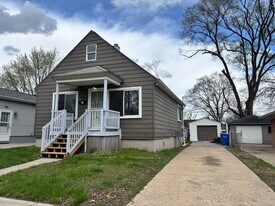 21434 Panama St in Warren, MI - Building Photo