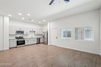 3031 W Northern Ave in Phoenix, AZ - Building Photo - Building Photo