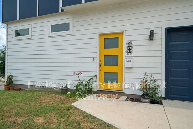 827 S Palmetto Ave in San Antonio, TX - Building Photo - Building Photo