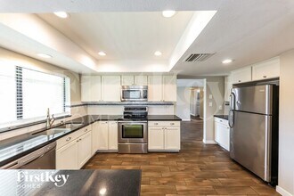 5001 W Shangri-la Rd in Glendale, AZ - Building Photo - Building Photo