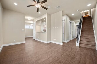 1700 Cedar Bend Dr in Austin, TX - Building Photo - Building Photo