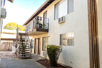 E St Apartments in Santa Rosa, CA - Building Photo - Building Photo