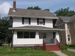 111 S Lucas St in Iowa City, IA - Building Photo