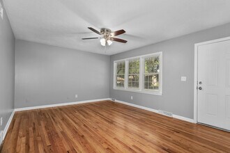 711 SW 7 St in Lee's Summit, MO - Building Photo - Building Photo