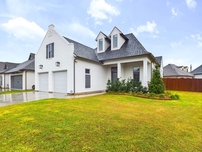 600 Channel Dr in Broussard, LA - Building Photo - Building Photo
