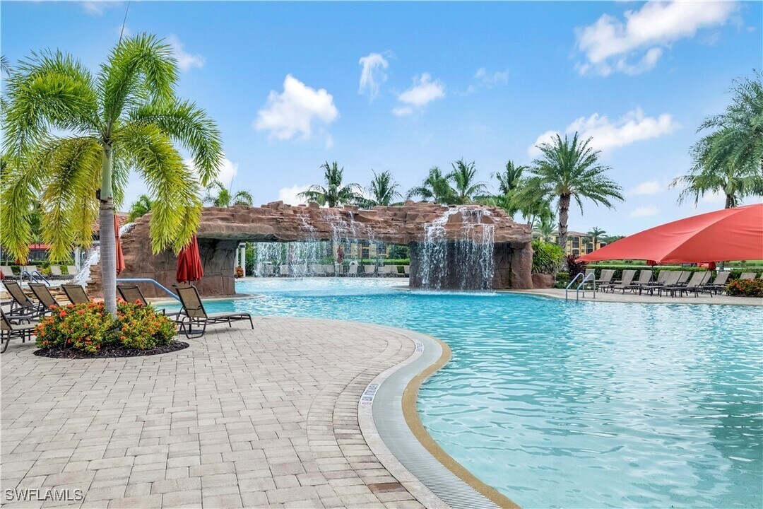 28042 Bridgetown Ct in Bonita Springs, FL - Building Photo