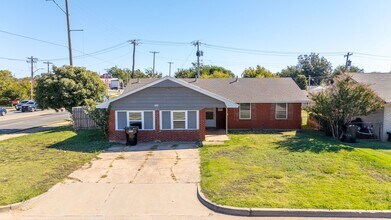 1212 N Janeway Ave in Moore, OK - Building Photo - Building Photo