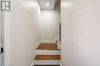 51 Grandfield St in Hamilton, ON - Building Photo - Building Photo