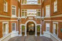 Ambassador Condominiums in Portland, OR - Foto de edificio - Building Photo