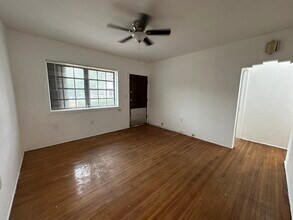 5103 NW 8th Ave, Unit 5103 in Miami, FL - Foto de edificio - Building Photo