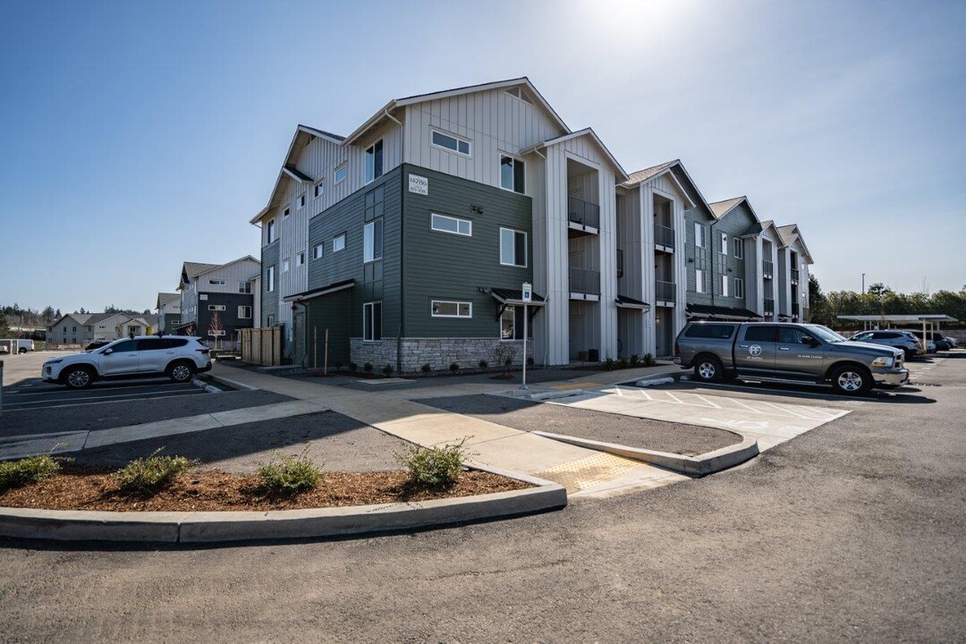 Sonder Fields in Happy Valley, OR - Building Photo