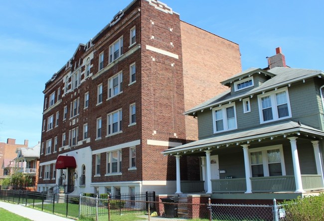 Hazelwood Manor in Detroit, MI - Foto de edificio - Building Photo