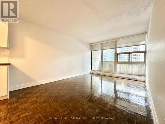 33 Isabella St in Toronto, ON - Building Photo - Building Photo