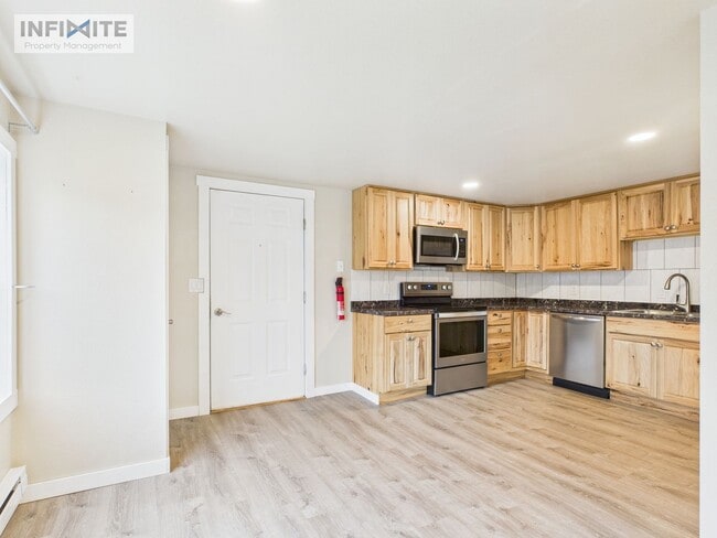 16889 Frontage Rd in Belgrade, MT - Building Photo - Building Photo