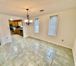 24169 Newsomes Cir in Carrollton, VA - Foto de edificio - Building Photo
