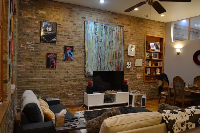 1232 N Cleaver St, Unit 001 in Chicago, IL - Building Photo - Building Photo