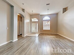 11417 Callaway Pond Dr in Riverview, FL - Foto de edificio - Building Photo