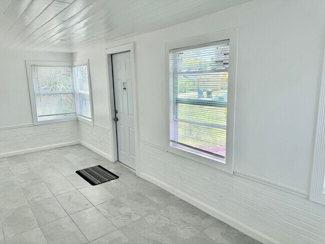 2234 28th St S in St. Petersburg, FL - Building Photo - Building Photo