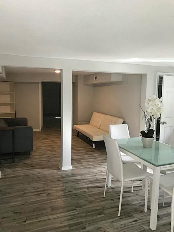 1917 Ave M 1/2-Unit -B in Galveston, TX - Foto de edificio - Building Photo