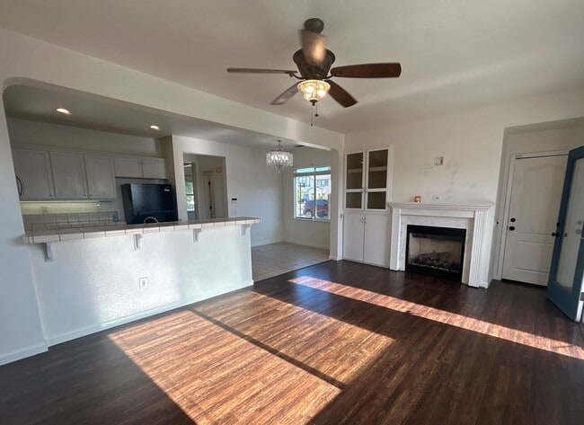 3293 Dewar Ln in Turlock, CA - Building Photo - Building Photo