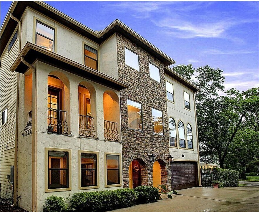 1826 Portsmouth St in Houston, TX - Building Photo