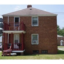 521 E 222nd St in Euclid, OH - Building Photo - Building Photo