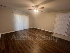 1107 Mariedale Ct in Kirkwood, MO - Building Photo - Building Photo