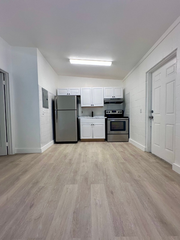 320 NE 13th Ave in Boynton Beach, FL - Building Photo - Building Photo