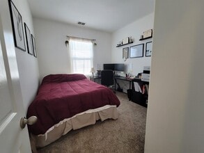 8338 Crystal Walk Cir in Elk Grove, CA - Building Photo - Building Photo