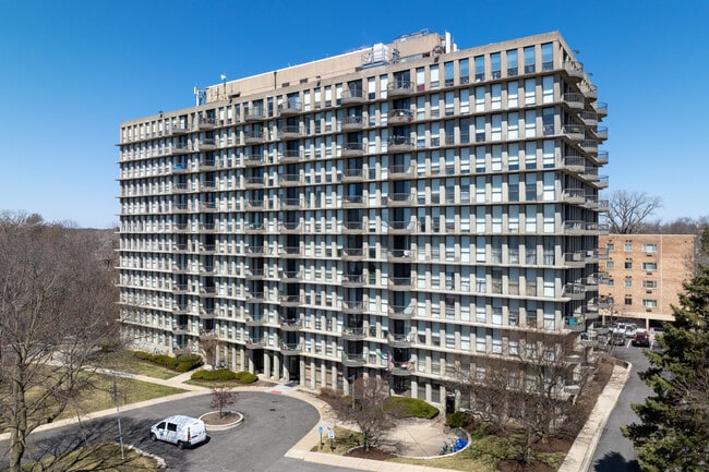 Lilac Ledge Apartments in Waukegan, IL - Foto de edificio - Primary Photo