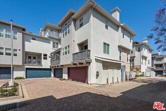 6021 Dawn Crk in Los Angeles, CA - Building Photo - Building Photo
