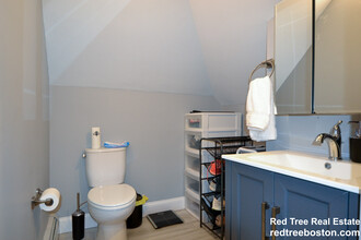 6 South St, Unit 3 in Boston, MA - Building Photo - Building Photo