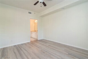 3245 Cypress Glen Way in Naples, FL - Building Photo