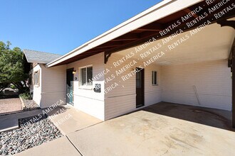 6924 E Cheery Lynn Rd in Scottsdale, AZ - Building Photo - Building Photo