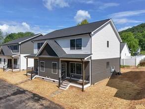 1006 Pocahontas Ave in Staunton, VA - Building Photo - Building Photo