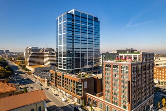 2010 West End in Nashville, TN - Foto de edificio - Building Photo