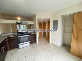 140 N Beacon St in Boston, MA - Building Photo