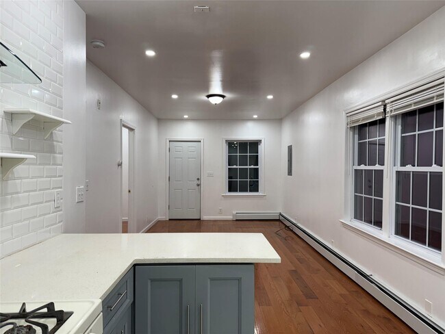 8 High St in New Windsor, NY - Building Photo - Building Photo