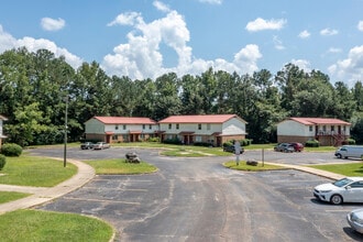 1500 N Archusa Ave in Quitman, MS - Foto de edificio - Building Photo