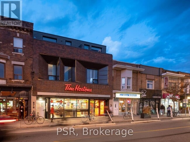 876-876 Bloor St W