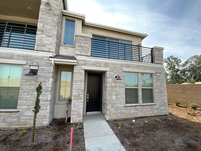 property at 10991 N Blackberry Dr