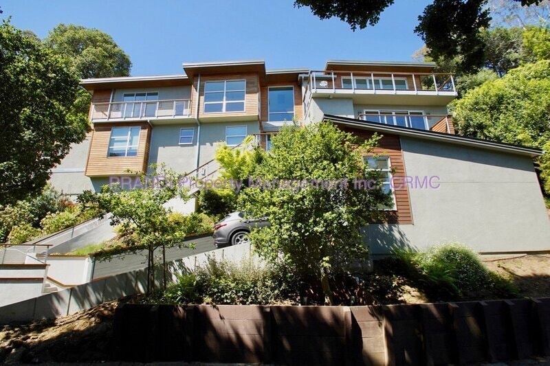 19 Toyon Ln in Sausalito, CA - Building Photo