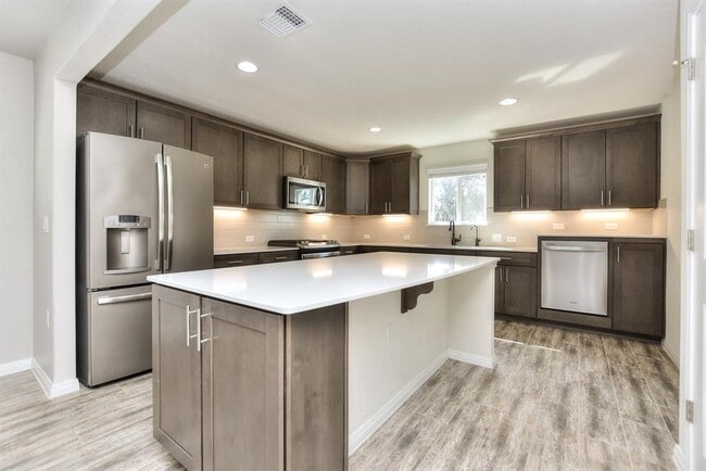 property at 220 Comal Ln