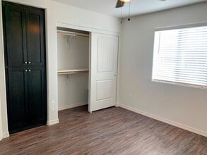 123 W Jacobs St, Unit B in Somerton, AZ - Foto de edificio - Building Photo