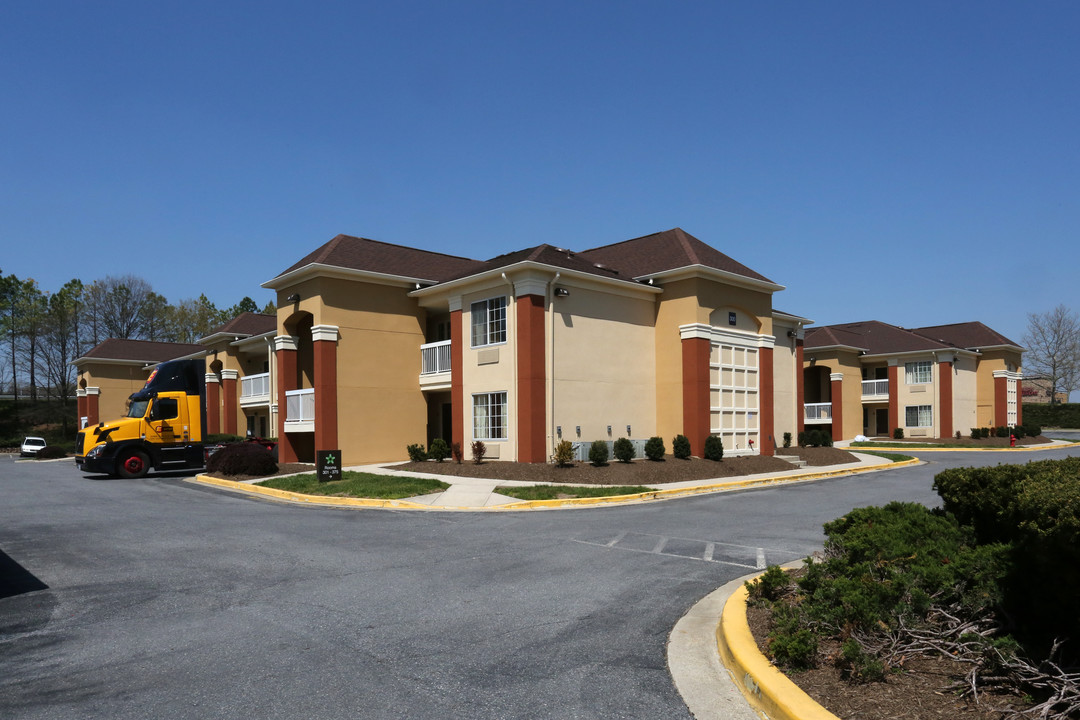 Furnished Studio - Linthicum Heights in Linthicum Heights, MD - Building Photo