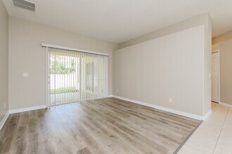 15321 Sandy Hook Ln in Clermont, FL - Foto de edificio - Building Photo