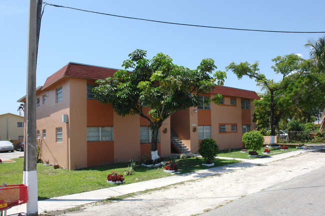 1632 NW 16th Ter in Miami, FL - Building Photo - Building Photo